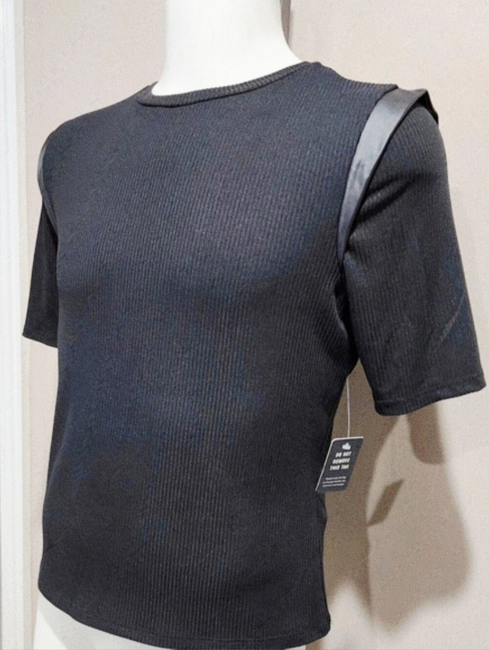 NWT Express Ribbed Faux Leather Panel Crew Neck Tee Size XL